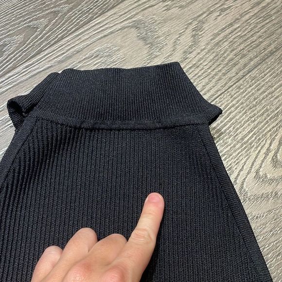 ARITZIA | Babaton Sculpt Knit Mockneck Halter Top - Picture 8 of 13